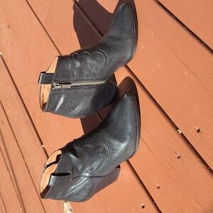 Frye Women's Reina Black Leather Western Ankle Bootie 3479257 Sz 6/6.5